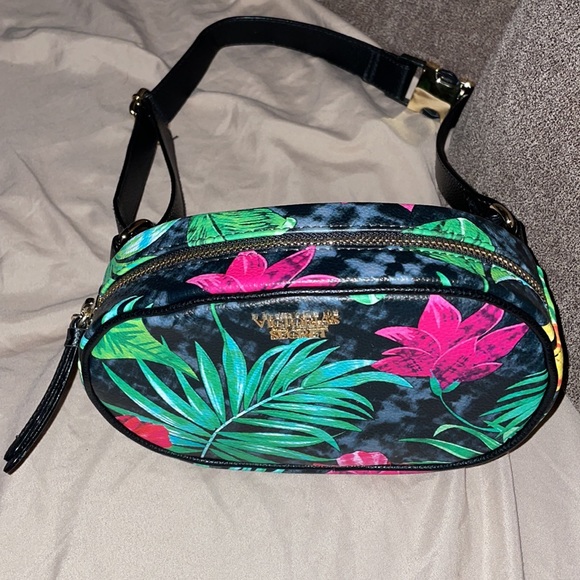 VS Cute Fanny Pack - Picture 2 of 4
